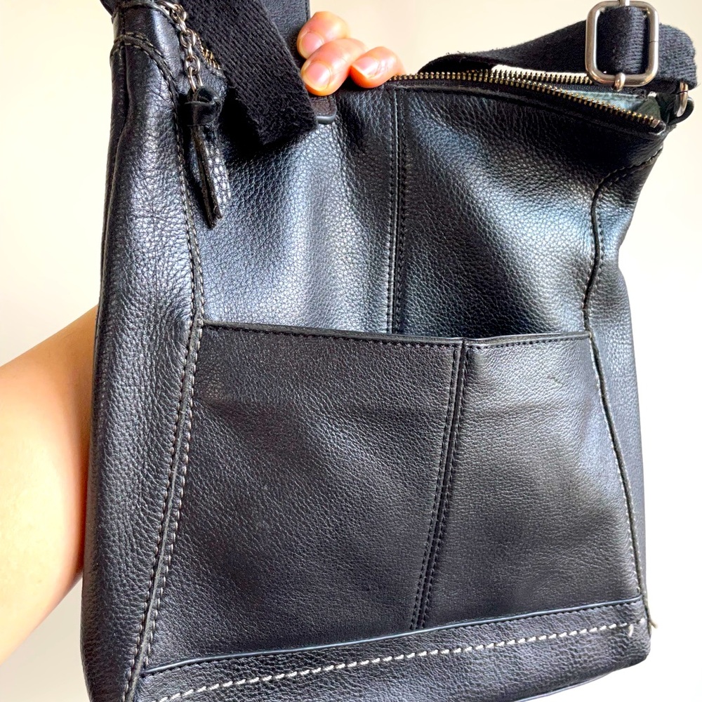 Genuine leather shoulder bag in good condition